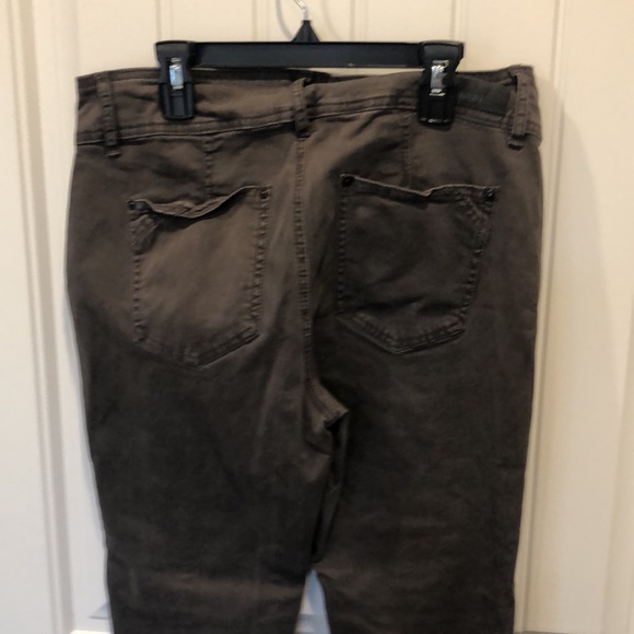 Unionbay Juniors Size 11 High Rise brown skinny pants - Picture 4 of 5